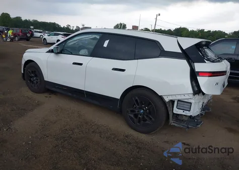 2023 BMW Ix xDrive50 из США, поврежденный, VIN WB523CF06PCM08094